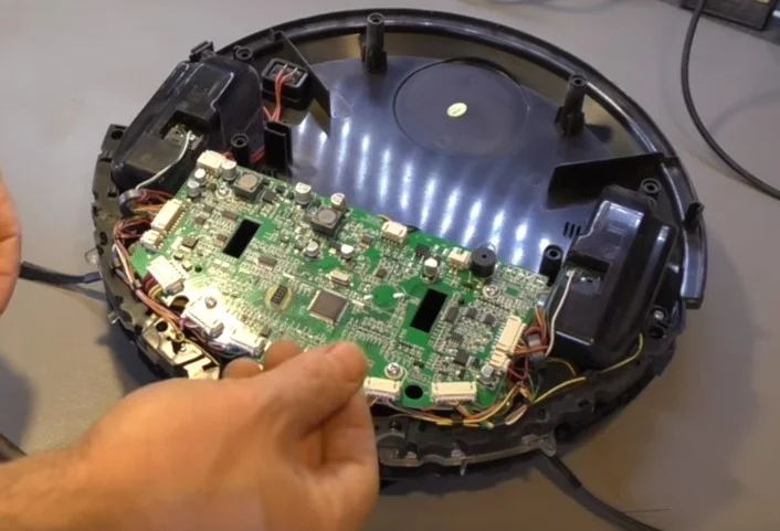 Ремонт робота-пылесоса iRobot, re:device Омск